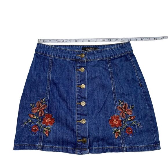 Forever 21 Floral Embroidered Button Front Denim Bohemian Mini Skirt Sz M - Picture 6 of 11